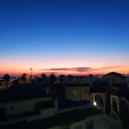 Villa Agradable adosado con piscina, duchas hidromasaje Torrevieja Exterior foto